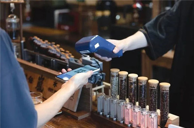 东方网鞋帽零售 传统业态与数字化新零售的融合探索